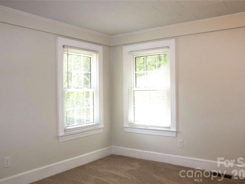415 High Circle, Lenoir, NC 28645.  MLS# CAR4394665, YatesRealty ID 44335. 