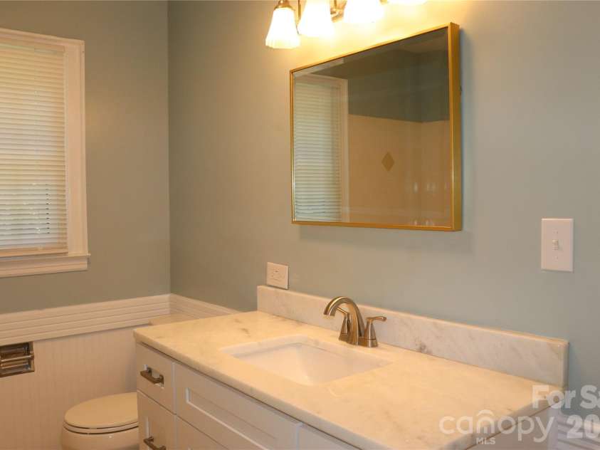 415 High Circle, Lenoir, NC 28645.  MLS# CAR4394665, YatesRealty ID 44335. 