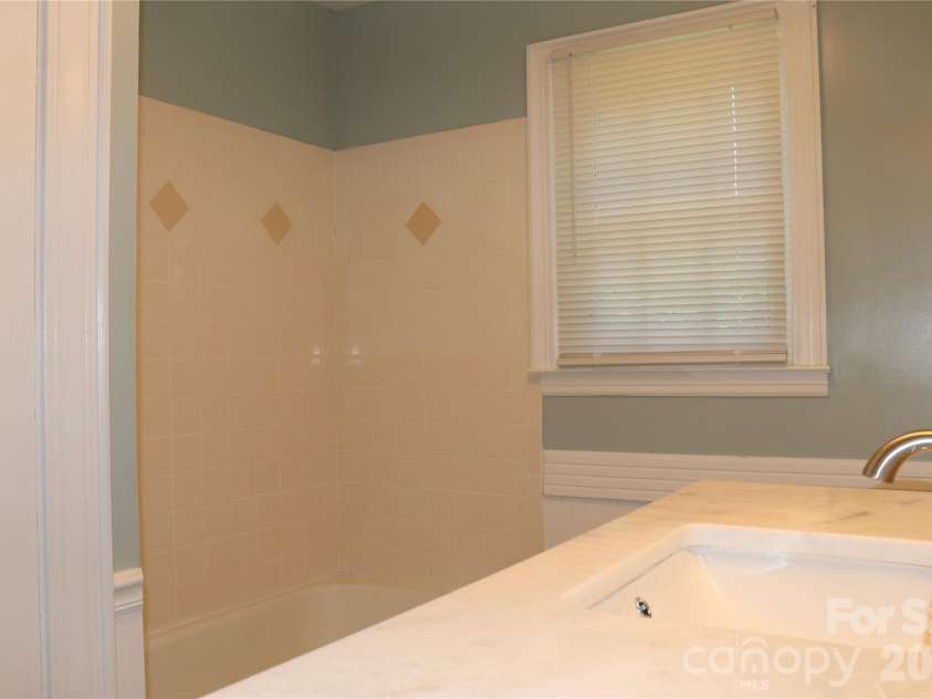 415 High Circle, Lenoir, NC 28645.  MLS# CAR4394665, YatesRealty ID 44335. 