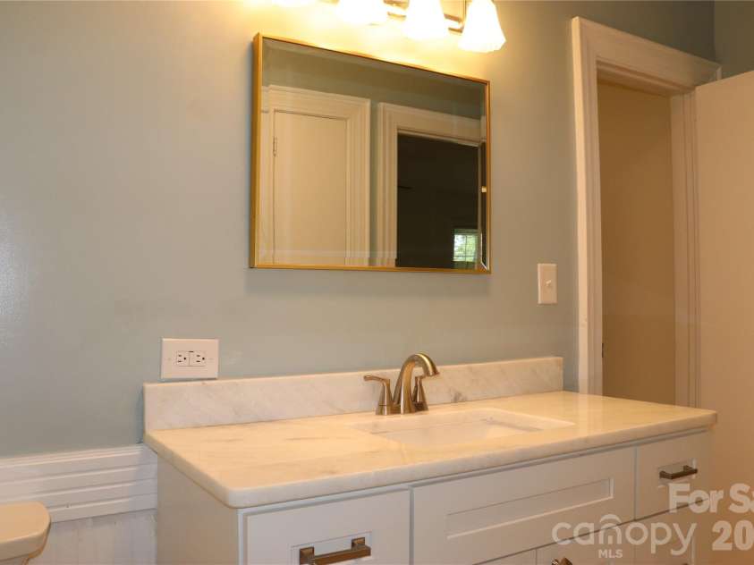 415 High Circle, Lenoir, NC 28645.  MLS# CAR4394665, YatesRealty ID 44335. 