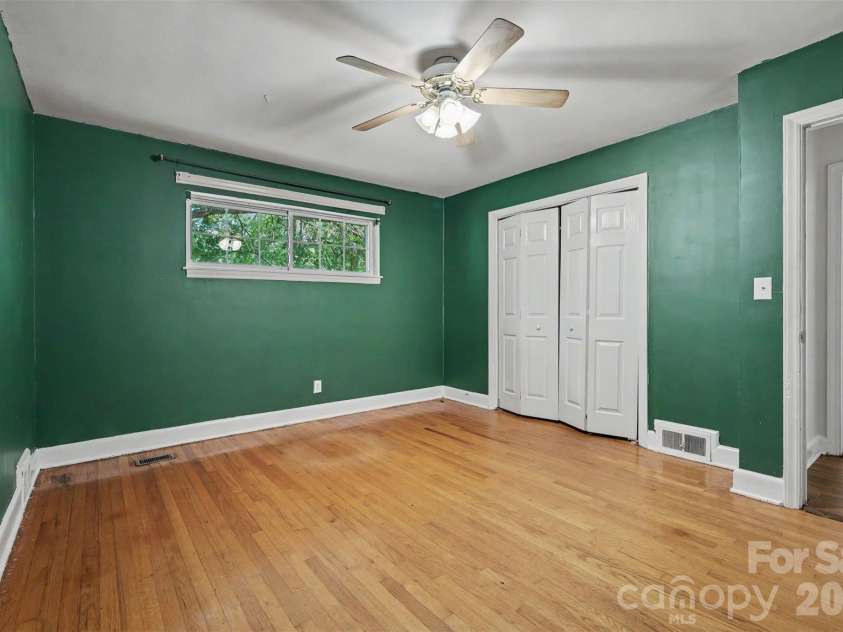 104 Beaver Dam Drive, Shelby, NC 28150.  MLS# CAR4410695, YatesRealty ID 44336. Second bedroom