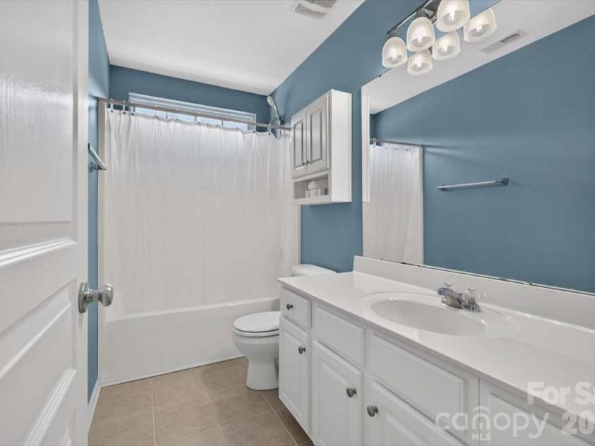 691 Goldflower Drive, Rock Hill, SC 29732.  MLS# CAR4408192, YatesRealty ID 44338. Full Secondary Bath