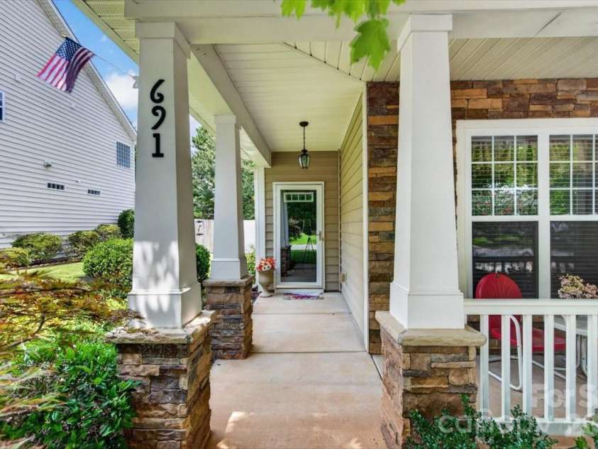 691 Goldflower Drive, Rock Hill, SC 29732.  MLS# CAR4408192, YatesRealty ID 44338. Inviting Entry