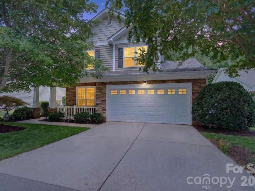 691 Goldflower Drive, Rock Hill, SC 29732.  MLS# CAR4408192, YatesRealty ID 44338. Looks pretty at night