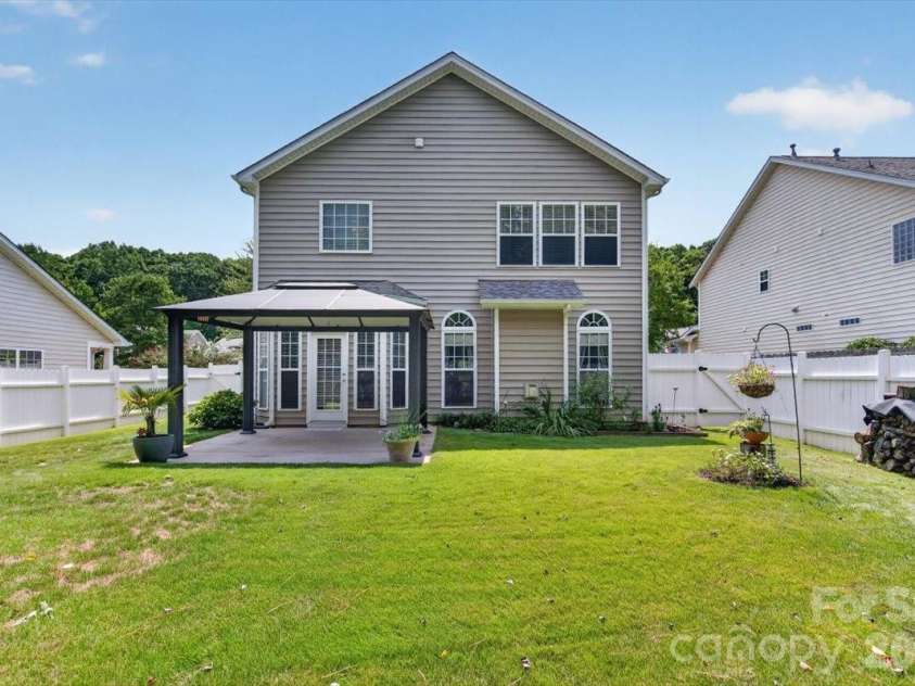 691 Goldflower Drive, Rock Hill, SC 29732.  MLS# CAR4408192, YatesRealty ID 44338. Manicured Lawn