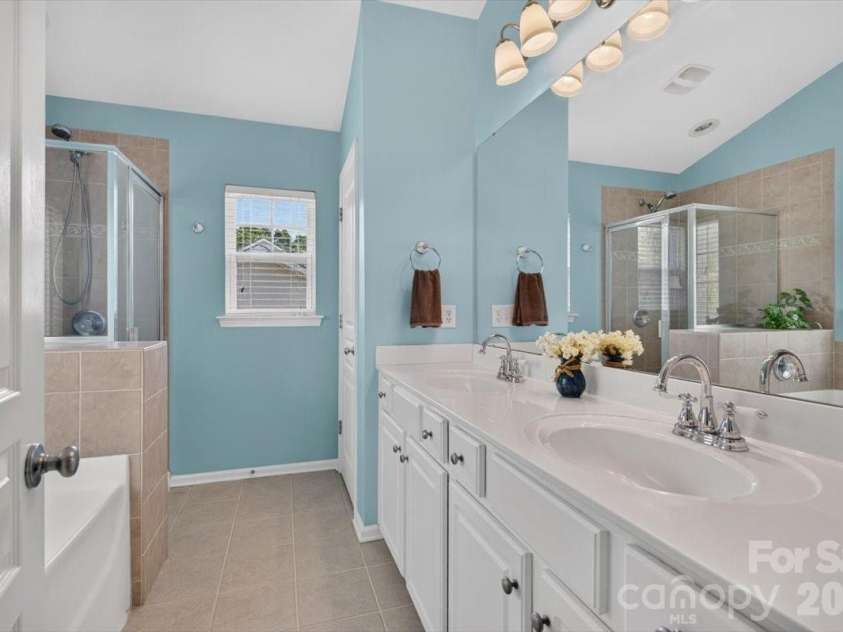691 Goldflower Drive, Rock Hill, SC 29732.  MLS# CAR4408192, YatesRealty ID 44338. Primary EnSuite