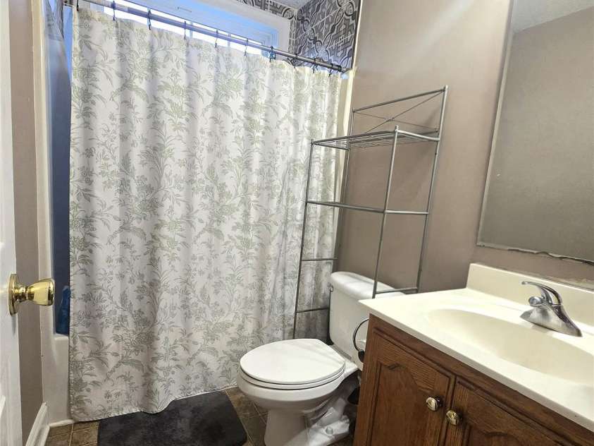 110 Mill Creek Drive, Kings Mountain, NC 28086.  MLS# CAR4414660, YatesRealty ID 44339. Hallway bathroom, located between 3rd and 4th bedrooms
