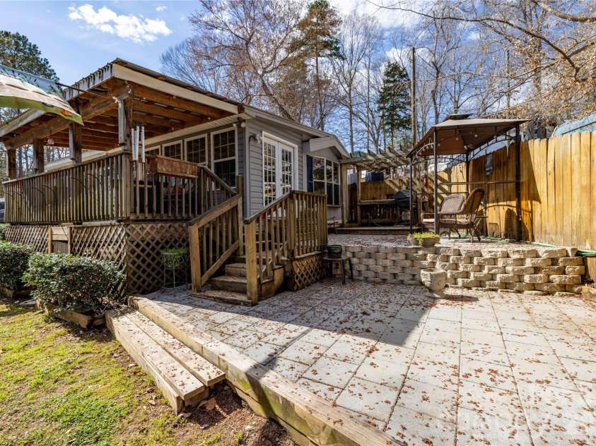 102 Deer Park Road, Mount Gilead, NC 27306.  MLS# CAR4357095, YatesRealty ID 4434. 