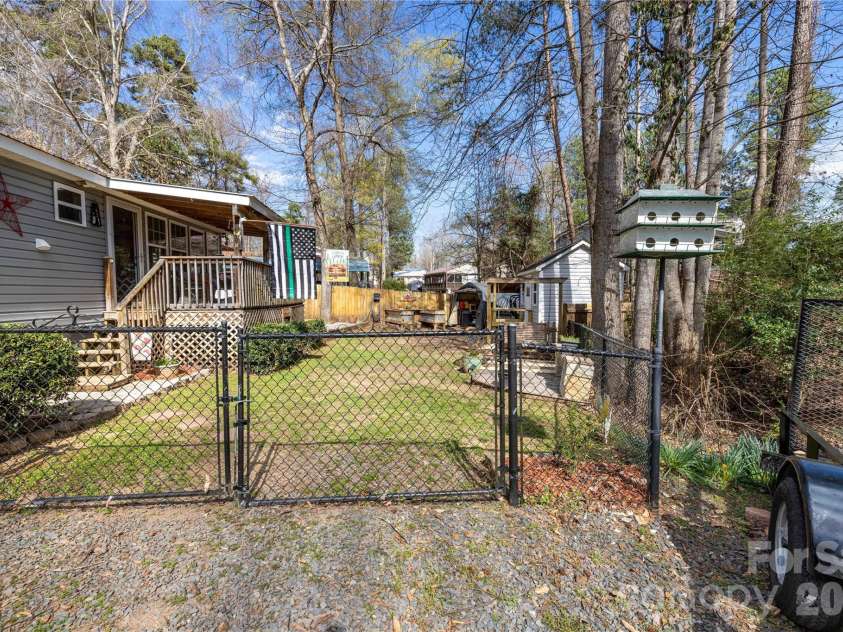 102 Deer Park Road, Mount Gilead, NC 27306.  MLS# CAR4357095, YatesRealty ID 4434. 
