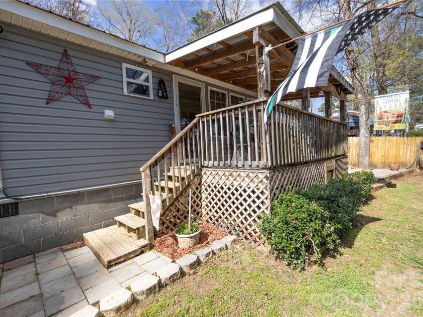 102 Deer Park Road, Mount Gilead, NC 27306.  MLS# CAR4357095, YatesRealty ID 4434. 