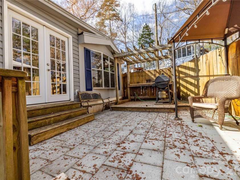 102 Deer Park Road, Mount Gilead, NC 27306.  MLS# CAR4357095, YatesRealty ID 4434. 
