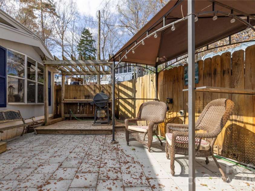 102 Deer Park Road, Mount Gilead, NC 27306.  MLS# CAR4357095, YatesRealty ID 4434. 