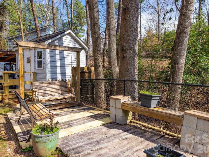 102 Deer Park Road, Mount Gilead, NC 27306.  MLS# CAR4357095, YatesRealty ID 4434. 