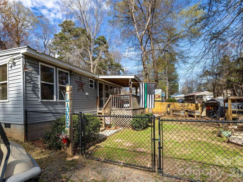 102 Deer Park Road, Mount Gilead, NC 27306.  MLS# CAR4357095, YatesRealty ID 4434. 