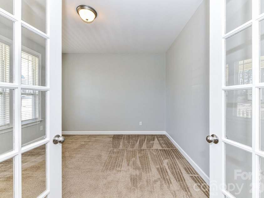 4316 Hubbard Road, Charlotte, NC 28269.  MLS# CAR4414368, YatesRealty ID 44340. 