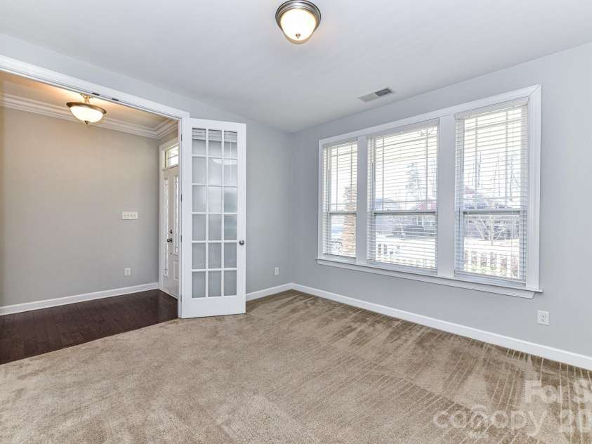 4316 Hubbard Road, Charlotte, NC 28269.  MLS# CAR4414368, YatesRealty ID 44340. 