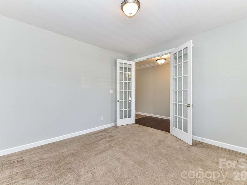 4316 Hubbard Road, Charlotte, NC 28269.  MLS# CAR4414368, YatesRealty ID 44340. 