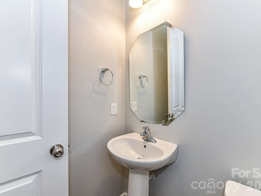 4316 Hubbard Road, Charlotte, NC 28269.  MLS# CAR4414368, YatesRealty ID 44340. 