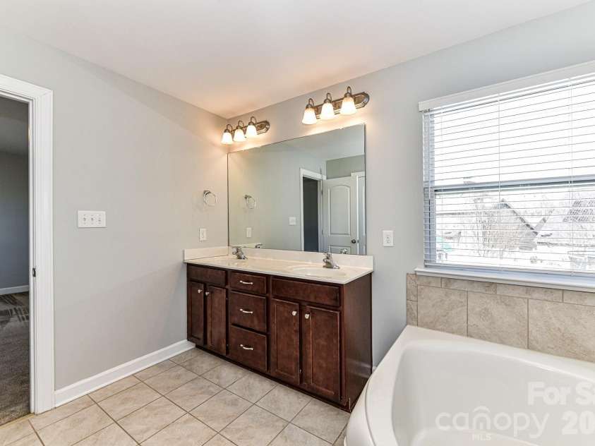 4316 Hubbard Road, Charlotte, NC 28269.  MLS# CAR4414368, YatesRealty ID 44340. 