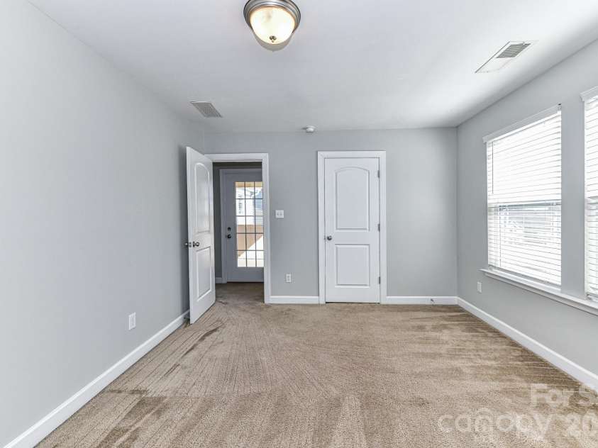4316 Hubbard Road, Charlotte, NC 28269.  MLS# CAR4414368, YatesRealty ID 44340. 