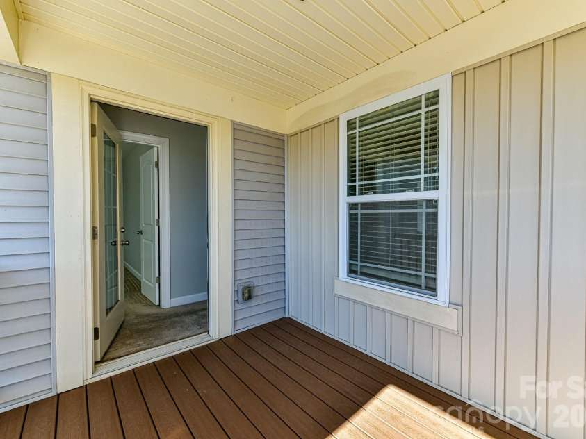 4316 Hubbard Road, Charlotte, NC 28269.  MLS# CAR4414368, YatesRealty ID 44340. 