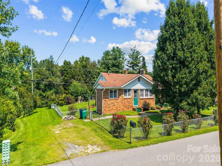 53 Salem Road, Weaverville, NC 28787.  MLS# CAR4414521, YatesRealty ID 44341. 