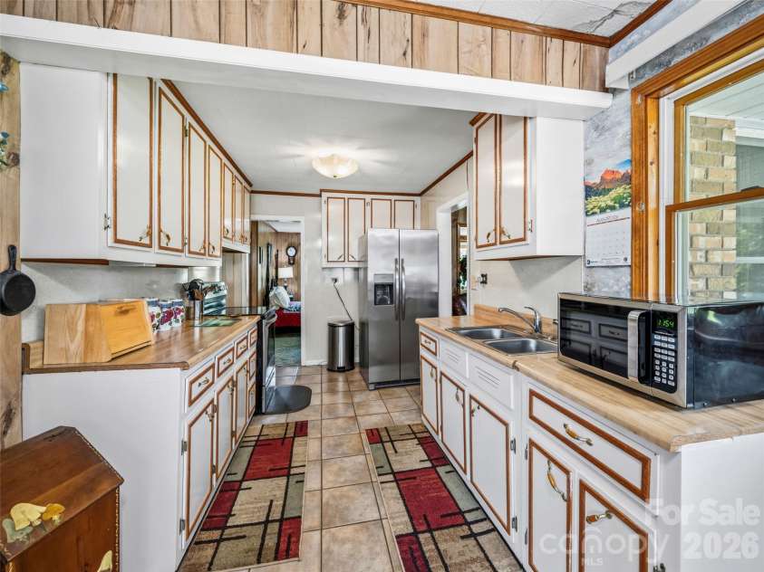 53 Salem Road, Weaverville, NC 28787.  MLS# CAR4414521, YatesRealty ID 44341. 