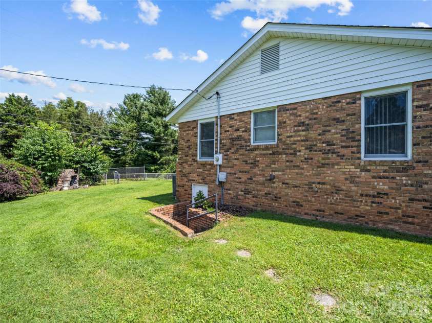 53 Salem Road, Weaverville, NC 28787.  MLS# CAR4414521, YatesRealty ID 44341. 