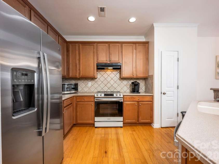 8008 Willow Branch Drive, Waxhaw, NC 28173.  MLS# CAR4414618, YatesRealty ID 44343. 