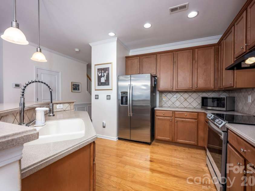 8008 Willow Branch Drive, Waxhaw, NC 28173.  MLS# CAR4414618, YatesRealty ID 44343. 