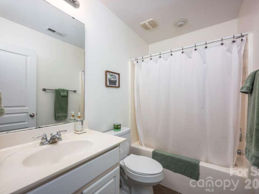 8008 Willow Branch Drive, Waxhaw, NC 28173.  MLS# CAR4414618, YatesRealty ID 44343. 
