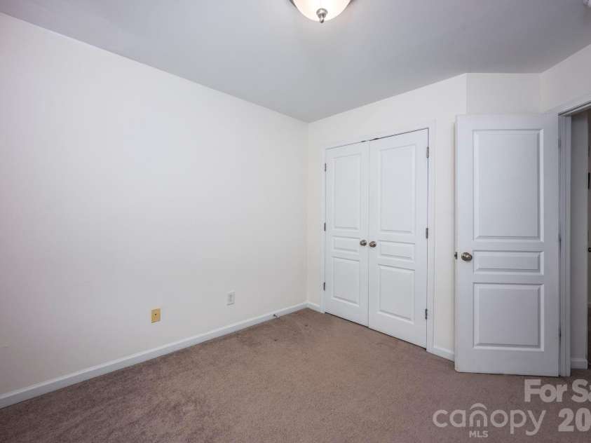 8008 Willow Branch Drive, Waxhaw, NC 28173.  MLS# CAR4414618, YatesRealty ID 44343. 