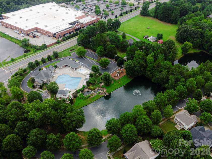 8008 Willow Branch Drive, Waxhaw, NC 28173.  MLS# CAR4414618, YatesRealty ID 44343. 