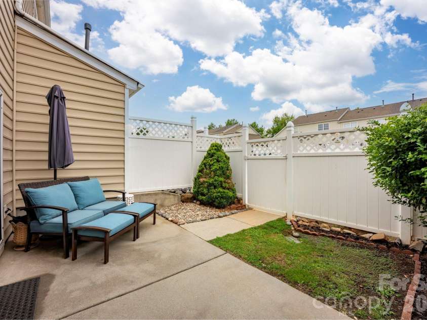 8008 Willow Branch Drive, Waxhaw, NC 28173.  MLS# CAR4414618, YatesRealty ID 44343. 