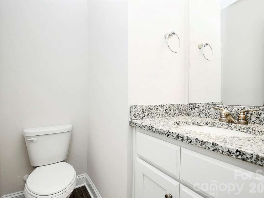 2595 Henry Falls Drive, Hickory, NC 28602.  MLS# CAR4413299, YatesRealty ID 44345. 