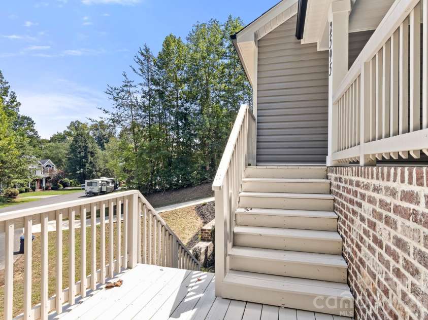 2595 Henry Falls Drive, Hickory, NC 28602.  MLS# CAR4413299, YatesRealty ID 44345. 