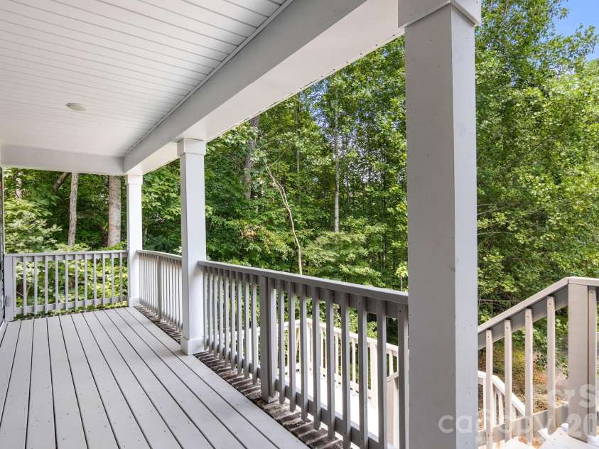 2595 Henry Falls Drive, Hickory, NC 28602.  MLS# CAR4413299, YatesRealty ID 44345. 