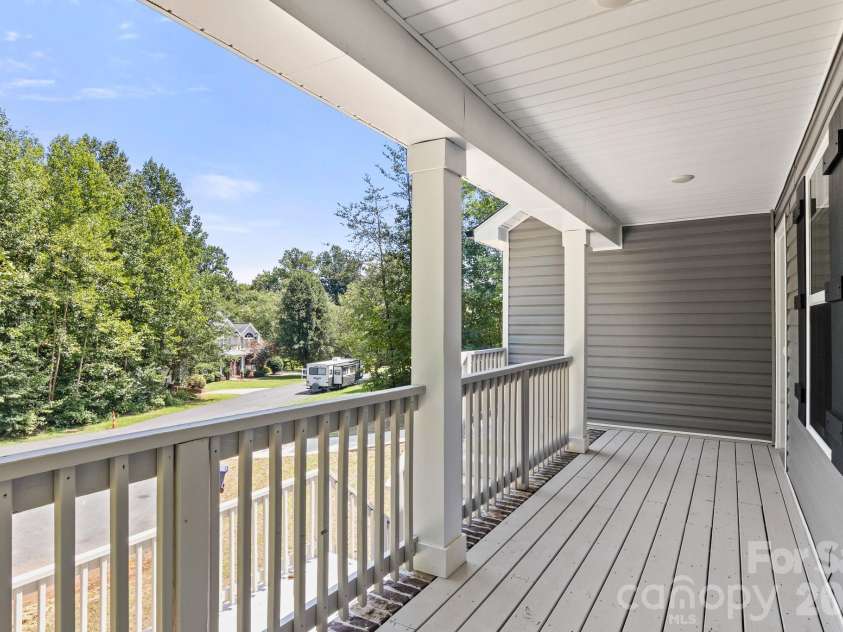 2595 Henry Falls Drive, Hickory, NC 28602.  MLS# CAR4413299, YatesRealty ID 44345. 