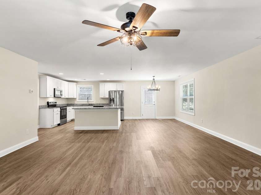 2595 Henry Falls Drive, Hickory, NC 28602.  MLS# CAR4413299, YatesRealty ID 44345. 