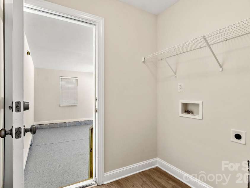 2595 Henry Falls Drive, Hickory, NC 28602.  MLS# CAR4413299, YatesRealty ID 44345. 