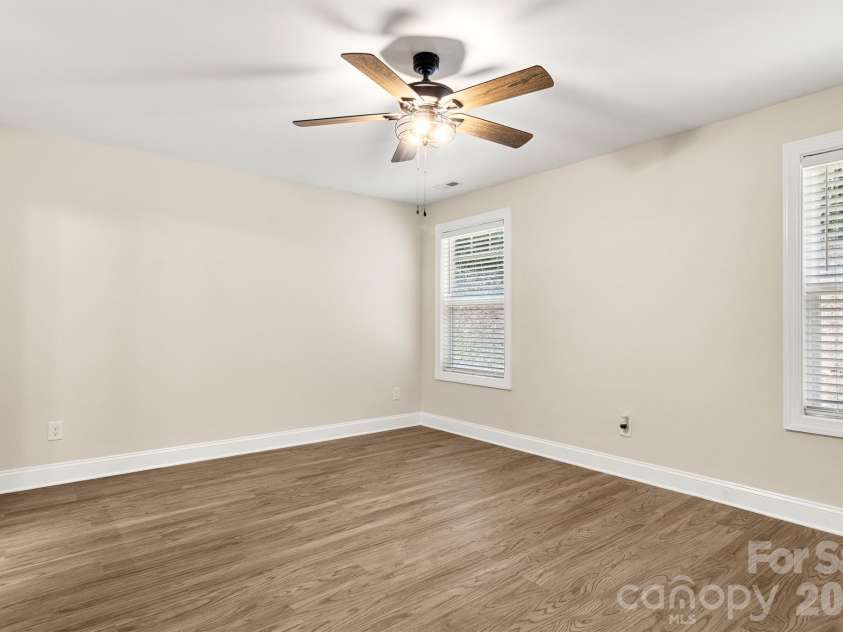 2595 Henry Falls Drive, Hickory, NC 28602.  MLS# CAR4413299, YatesRealty ID 44345. 