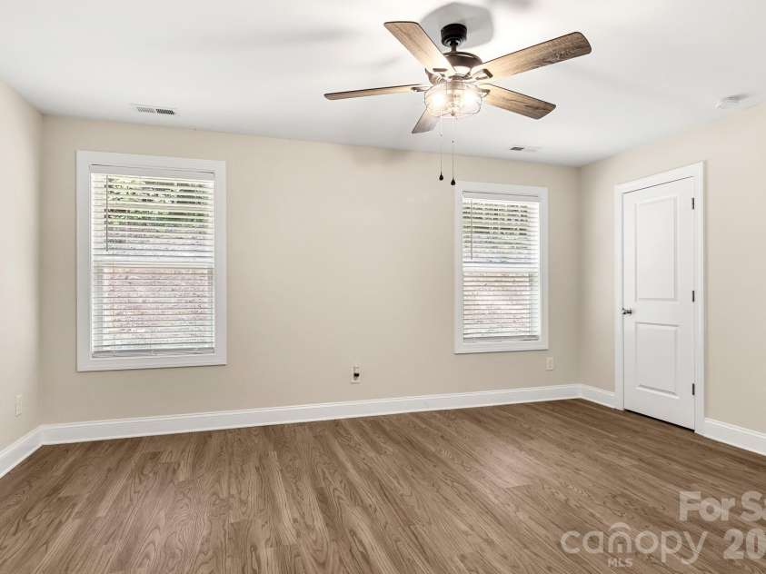 2595 Henry Falls Drive, Hickory, NC 28602.  MLS# CAR4413299, YatesRealty ID 44345. 