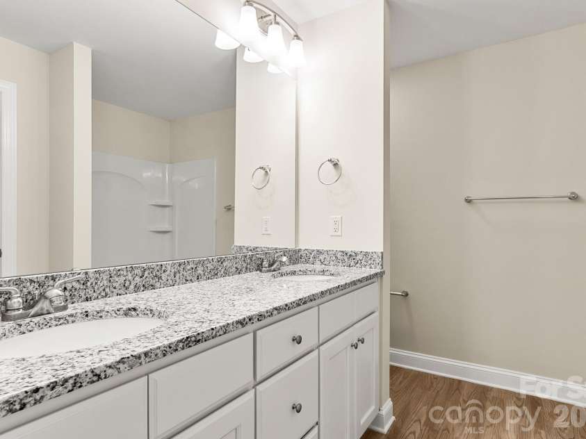 2595 Henry Falls Drive, Hickory, NC 28602.  MLS# CAR4413299, YatesRealty ID 44345. 