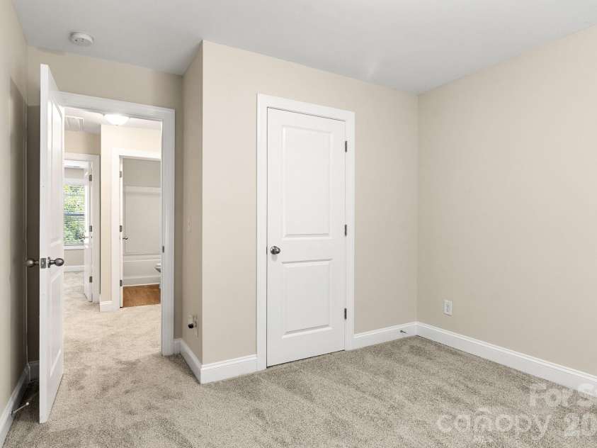 2595 Henry Falls Drive, Hickory, NC 28602.  MLS# CAR4413299, YatesRealty ID 44345. 