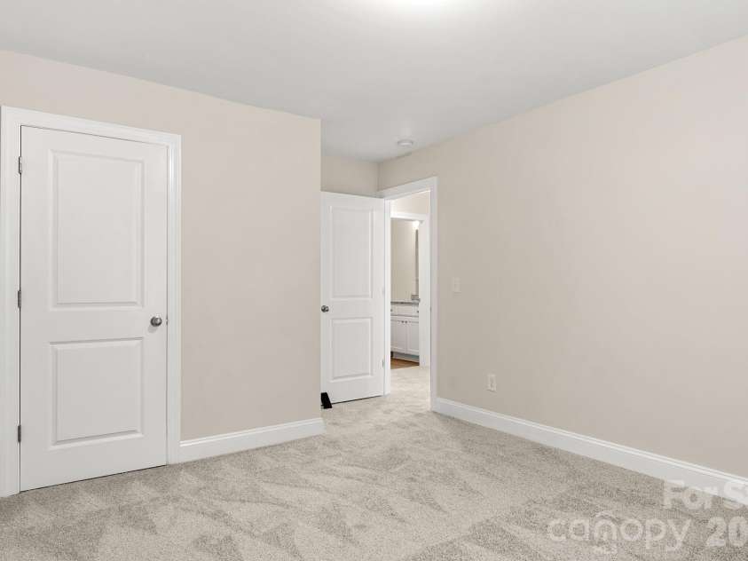 2595 Henry Falls Drive, Hickory, NC 28602.  MLS# CAR4413299, YatesRealty ID 44345. 