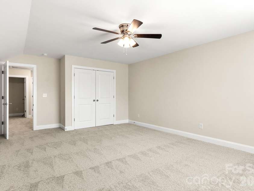 2595 Henry Falls Drive, Hickory, NC 28602.  MLS# CAR4413299, YatesRealty ID 44345. 