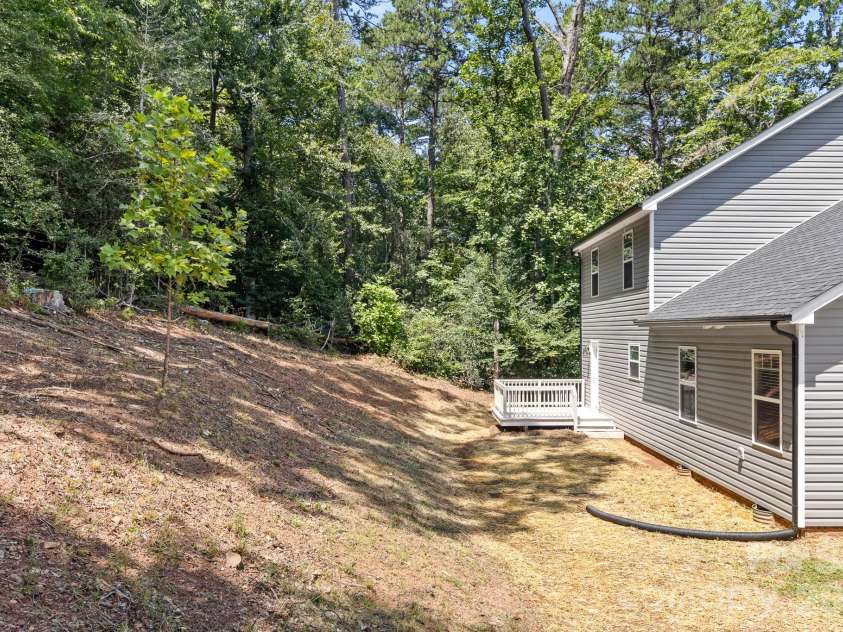 2595 Henry Falls Drive, Hickory, NC 28602.  MLS# CAR4413299, YatesRealty ID 44345. 