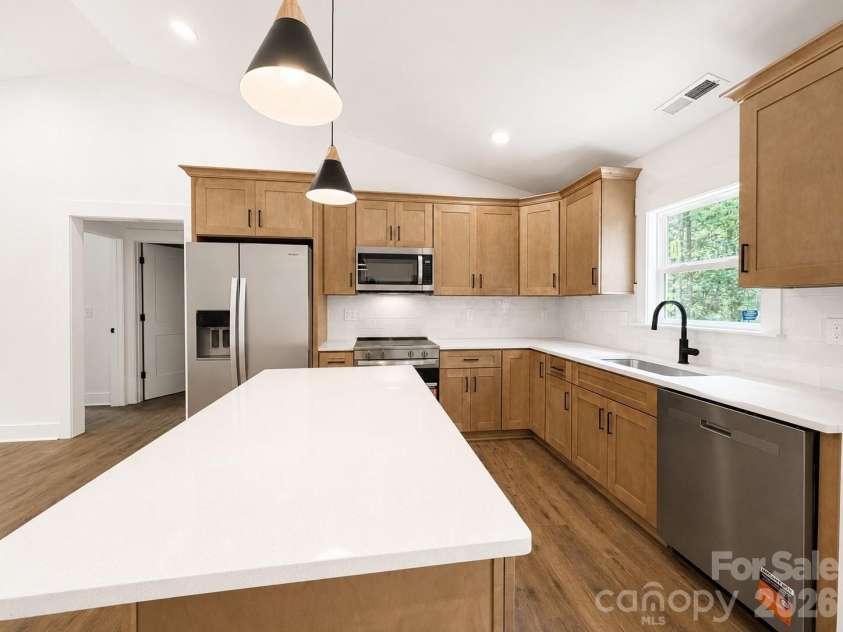 2697 Kendelwood Drive, Lancaster, SC 29720.  MLS# CAR4409067, YatesRealty ID 44346. Beautiful quartz counters