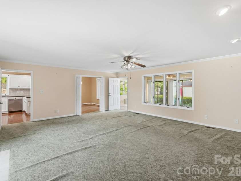 197 Park Road, Mount Holly, NC 28120.  MLS# CAR4414607, YatesRealty ID 44348. 