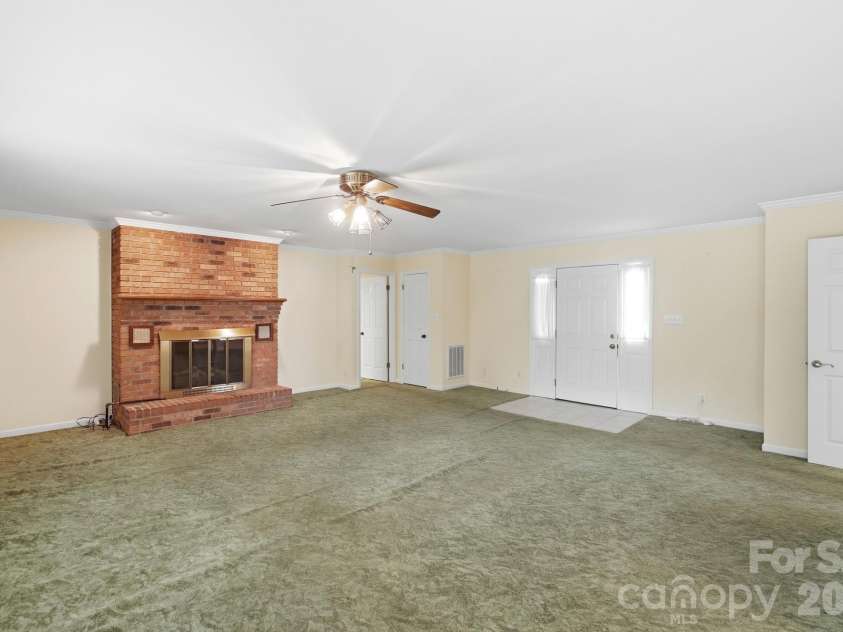 197 Park Road, Mount Holly, NC 28120.  MLS# CAR4414607, YatesRealty ID 44348. 